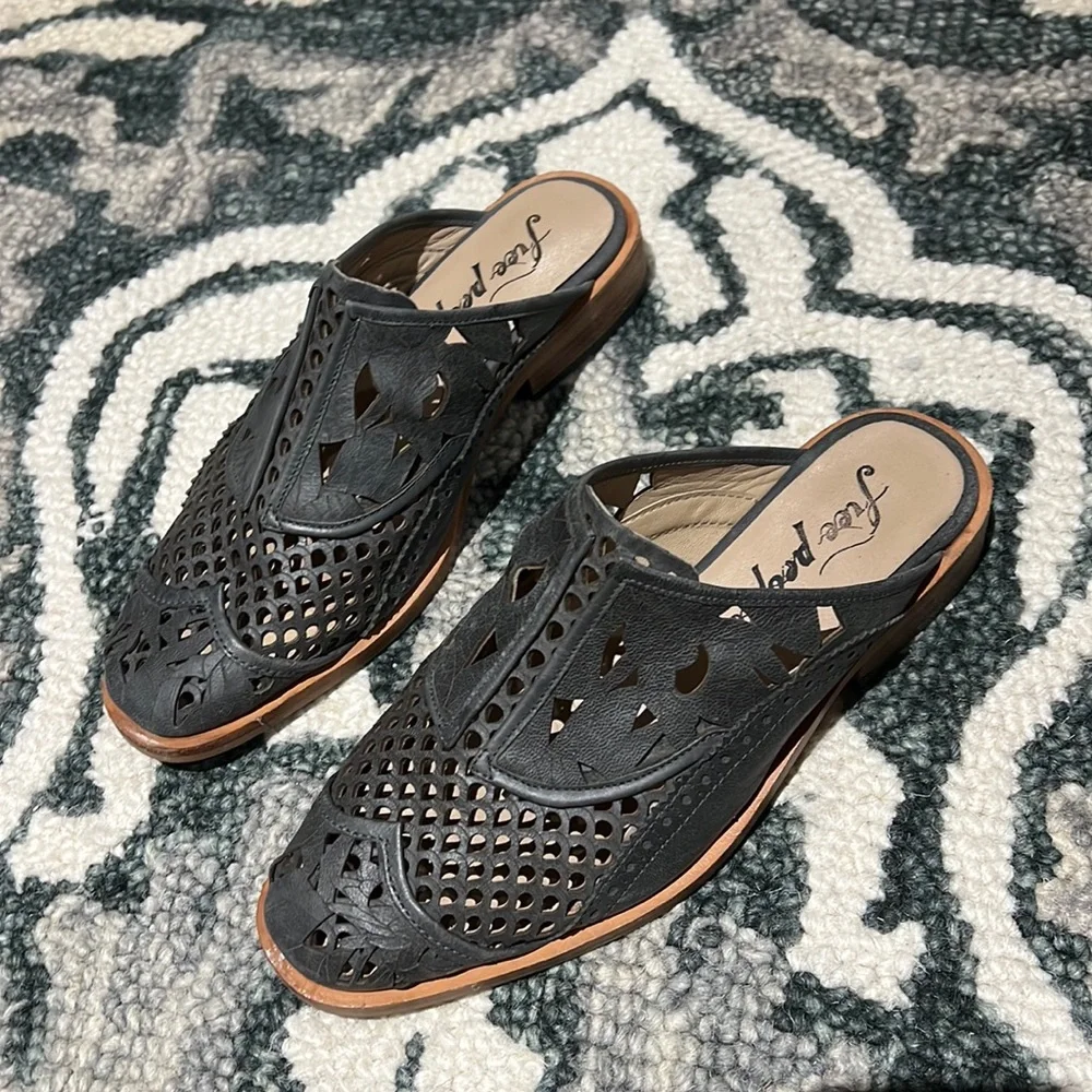 Free People Mules - Picture 1 of 3